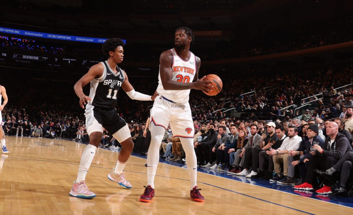 Knicks fans take it easy on Julius Randle as trade deadline looms