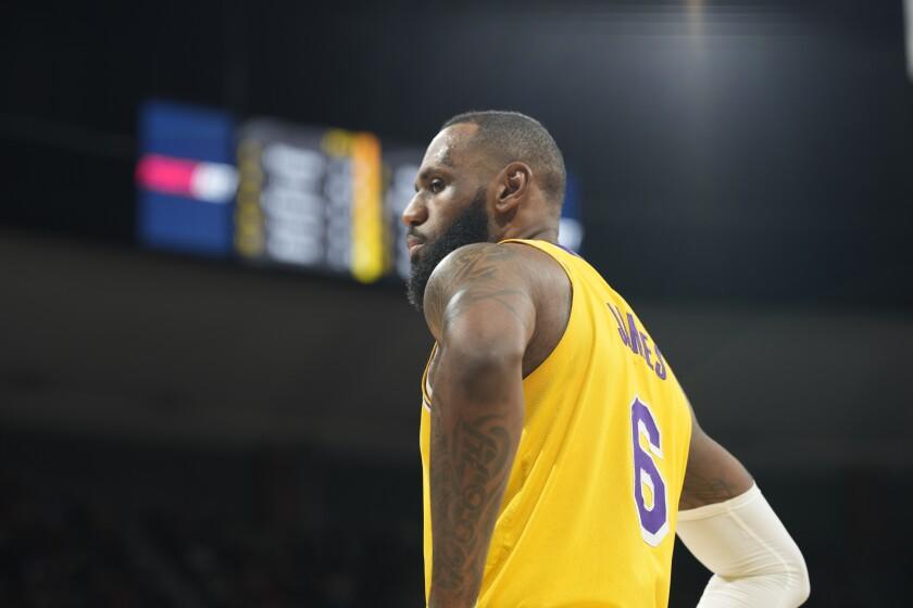 Lakers' LeBron James listed as questionable for tonight's game vs. Philadelphia