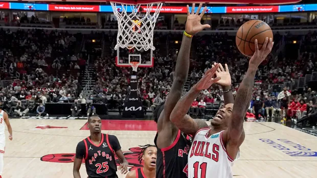 Raptors' 2nd-half surge falls short as Bulls' DeRozan drops 29 on former team