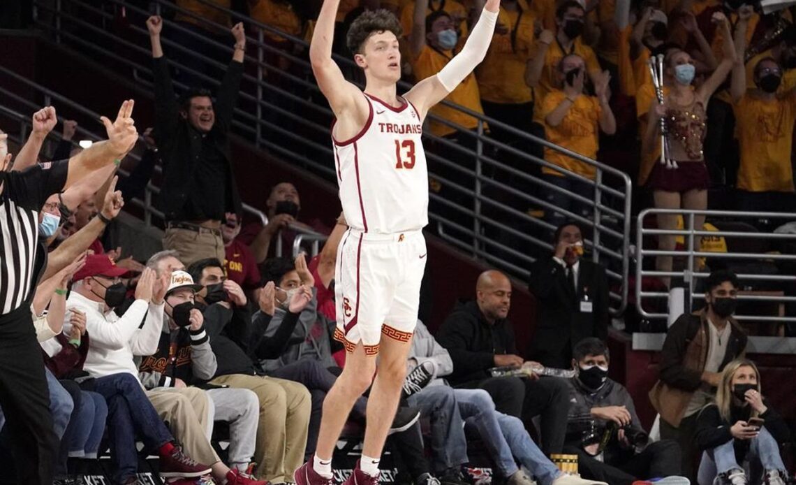 Stanford completes season sweep of No. 15 USC, 64-61