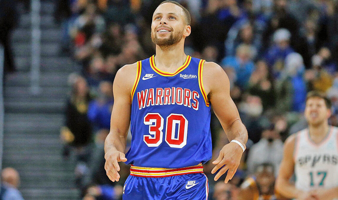 Stephen Curry weighs in on hypothetical matchup between Warriors dynasty and '96 Bulls: 'I'd say Dubs in six'