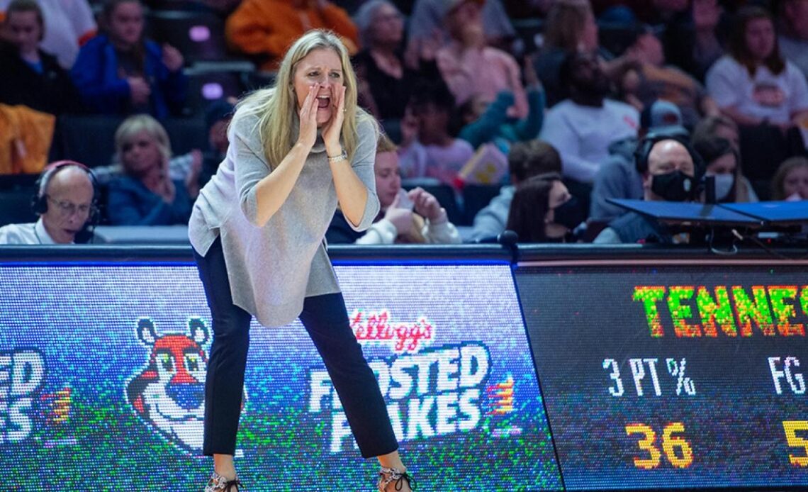 Tennessee women's basketball coach Kellie Harper fights to restore 'awe factor,' glory days to storied program