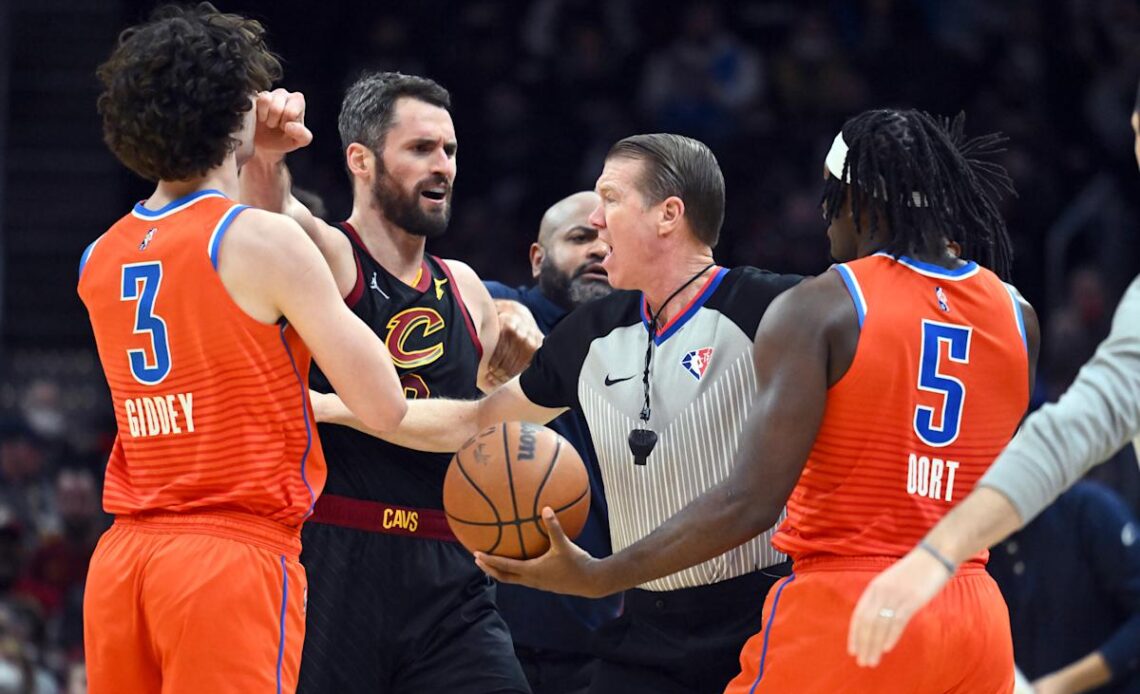 Thunder's Lou Dort ejected after elbowing Kevin Love