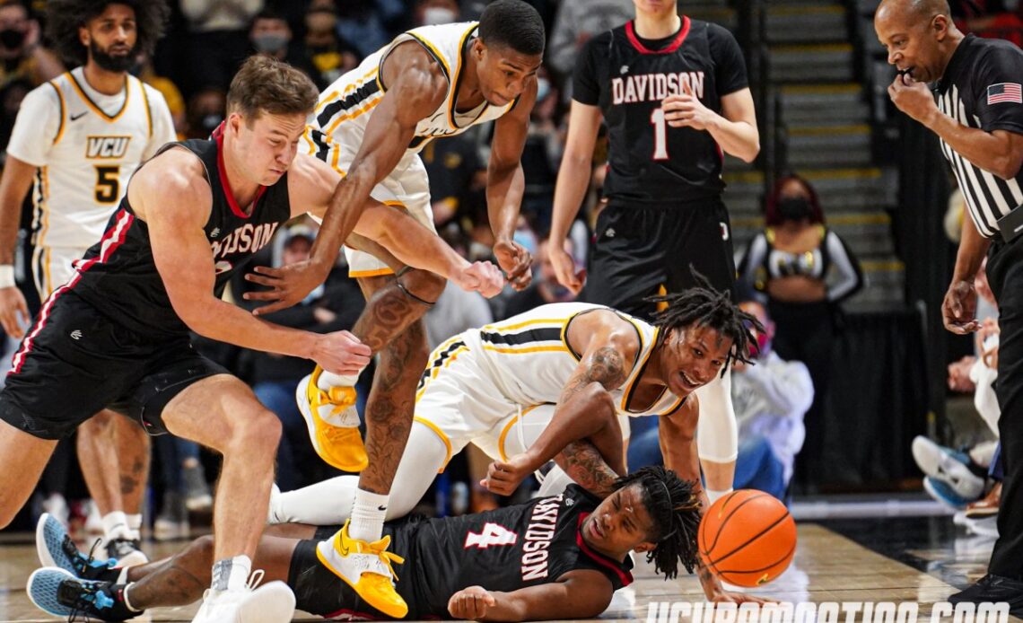 VCU unable to hold onto late lead; Wildcats sneak out with a win