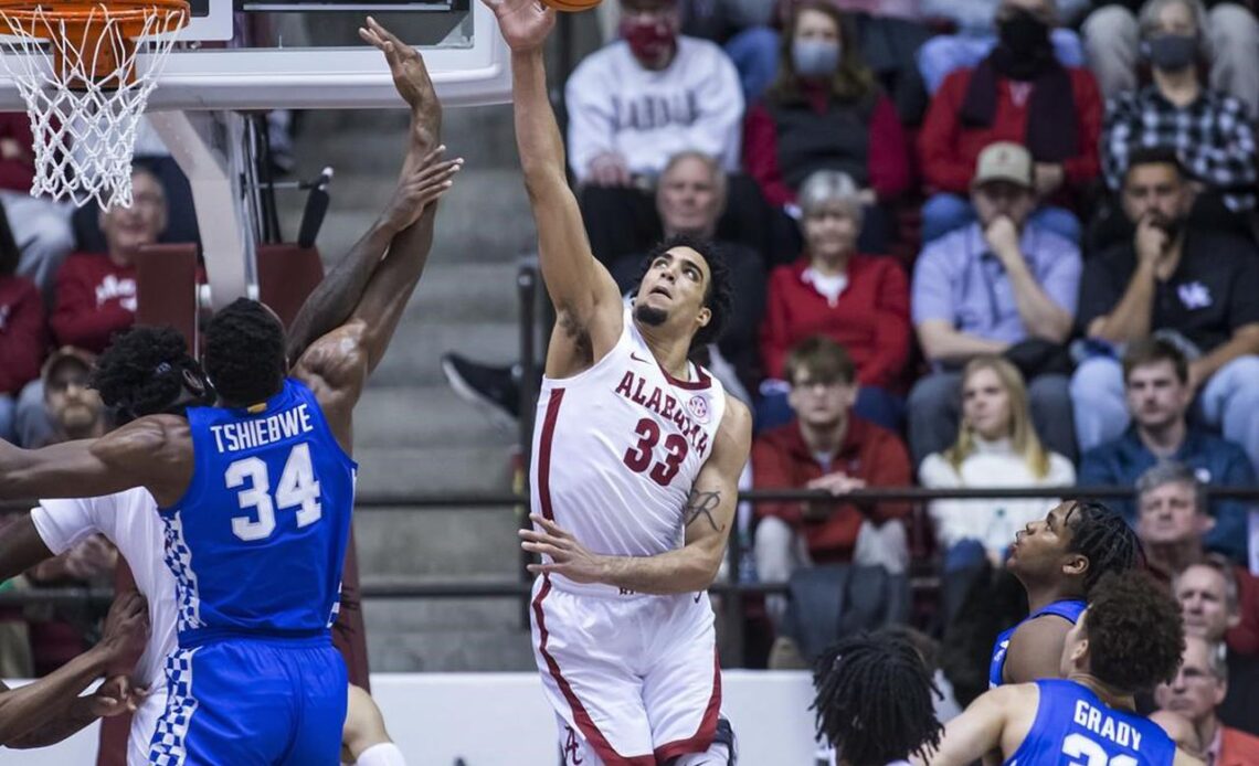 Washington, Tshiebwe push No. 5 Kentucky over Alabama 66-55