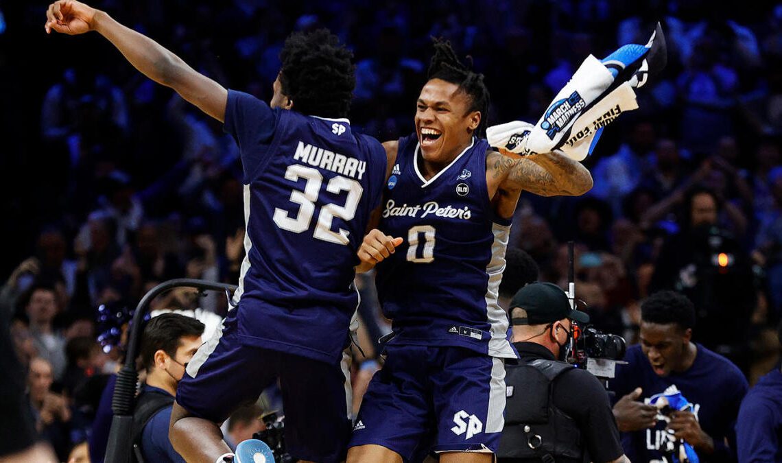 2022 March Madness predictions: College basketball expert picks, odds, lines for Elite Eight games Sunday