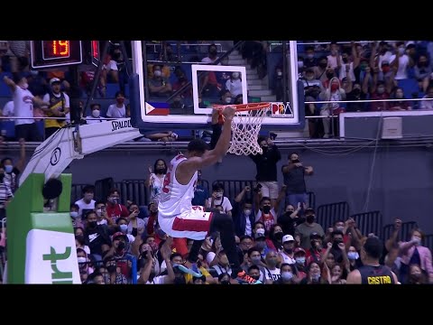 Brownlee gets two-hand slam off nice catch | PBA Governors' Cup 2021