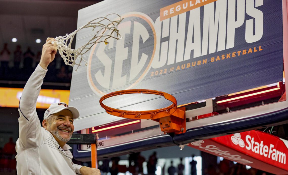 Football-crazed Alabama sends 4 teams to NCAA hoops tourney