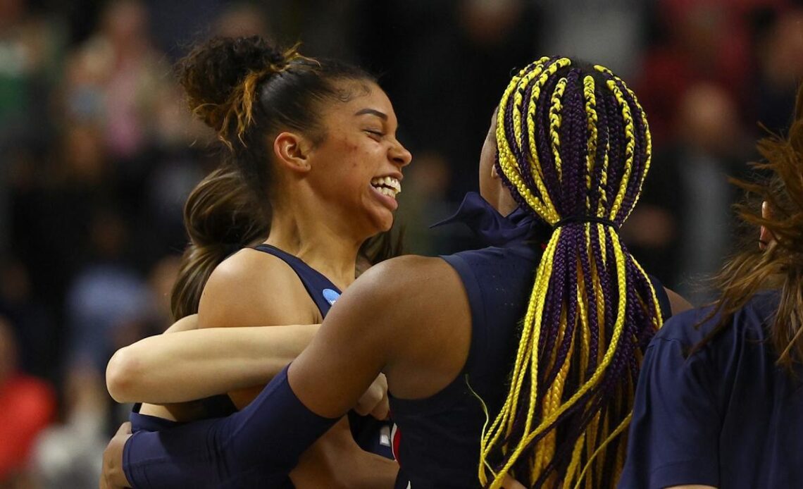 Full 2OT from UConn-NC State instant classic in Elite Eight