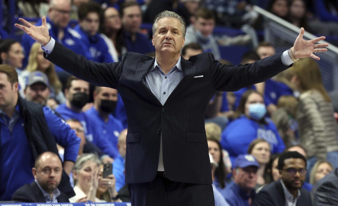 No. 7 Kentucky uses hot shooting to top Mississippi 83-72