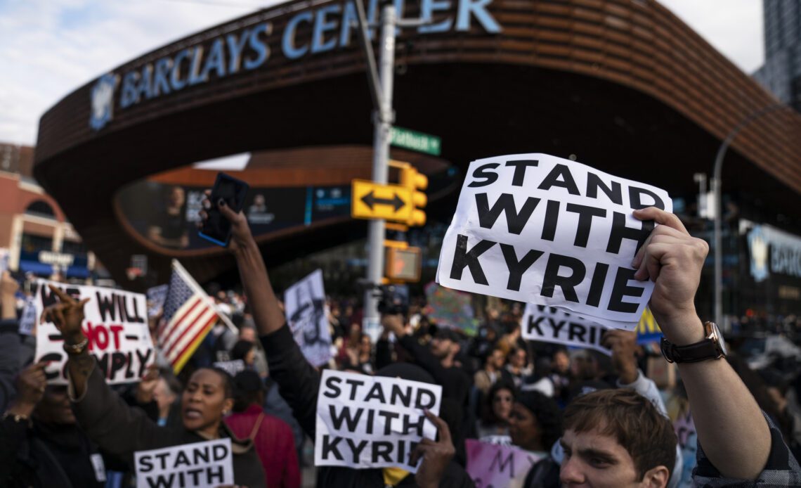 Pro-Kyrie Irving protestors stormed Barclays Center to express disapproval on NY's ongoing vaccine mandate￼