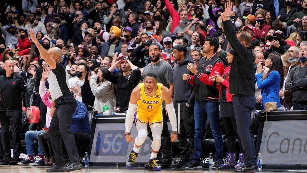 Russell Westbrook hits 'big-time shot' to help Los Angeles Lakers snap 11-game road skid