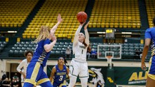 TRIBE SCRIBE: In ‘a tale of two halves,’ Elon downs W&M 85-61