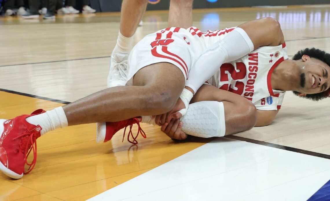 Wisconsin Badgers guard Chucky Hepburn leaves game with Iowa State Cyclones after ankle injury