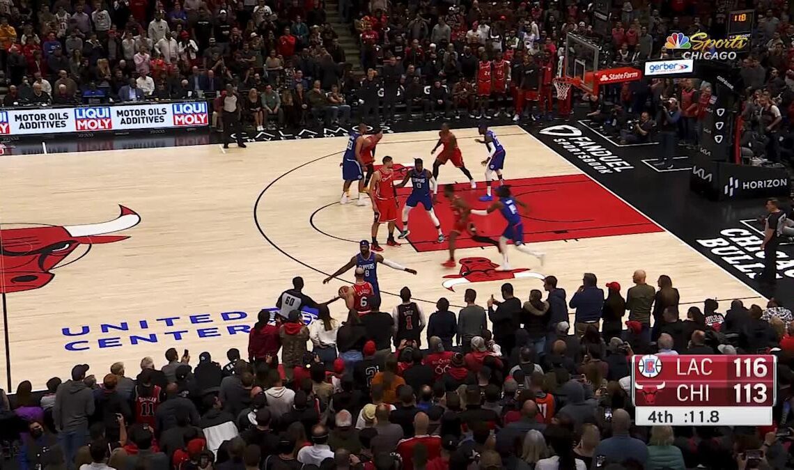 DeMar DeRozan with a dunk vs the LA Clippers