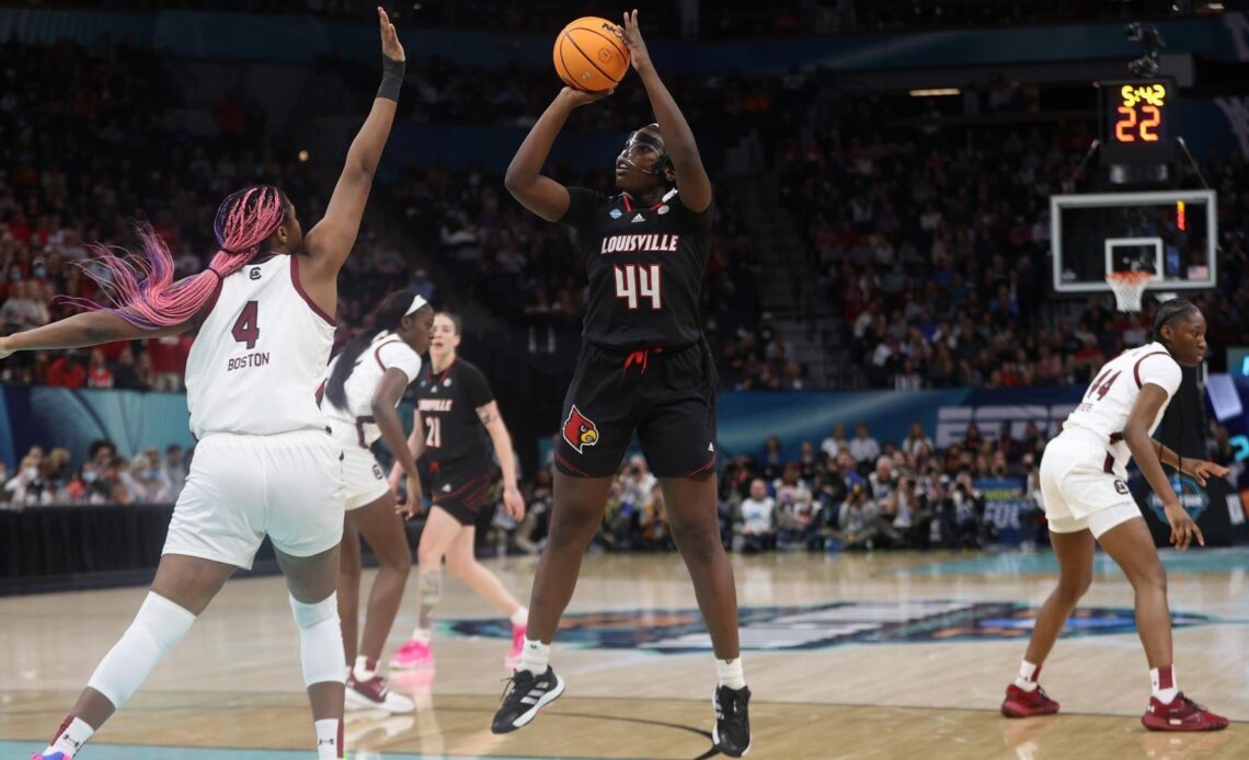 Louisville Shows Fight, but Comes up Short against South Carolina 72-59 in Final Four
