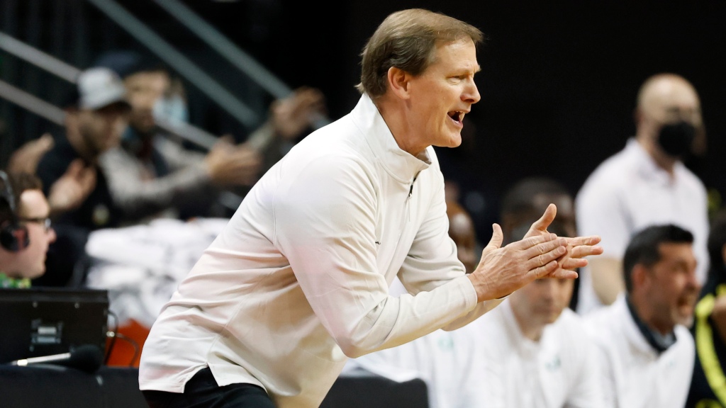 Where does Dana Altman rank among the best coaches in the nation?