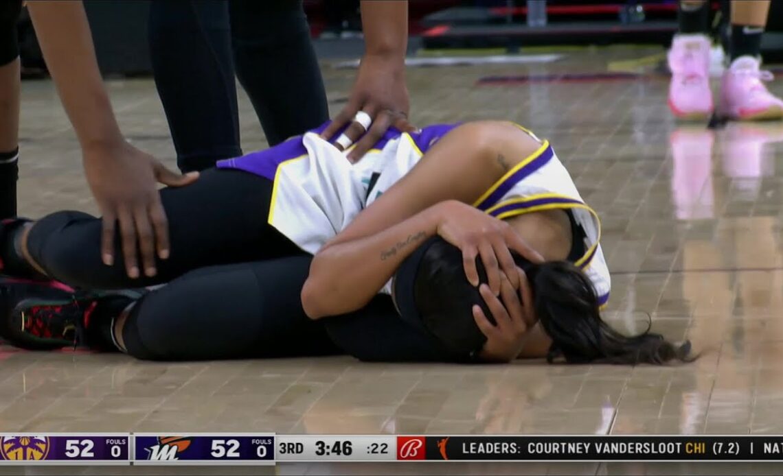 Canada BANGS Her HEAD On The Court After Being FLATTENED By DeShields | LA Sparks vs Phoenix Mercury