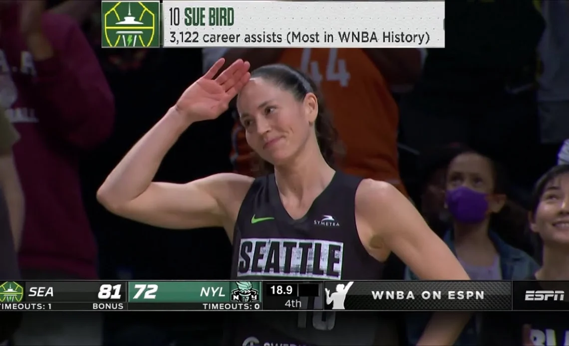 Sue Bird Hits Final Shot In New York Putting Game Away, Crowd Gives Standing Ovation For Her Career