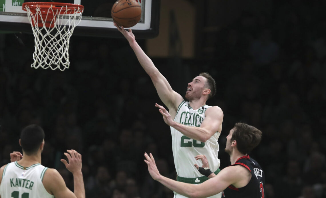 Hayward to sign; Griffin, Lucas born; Conley passes