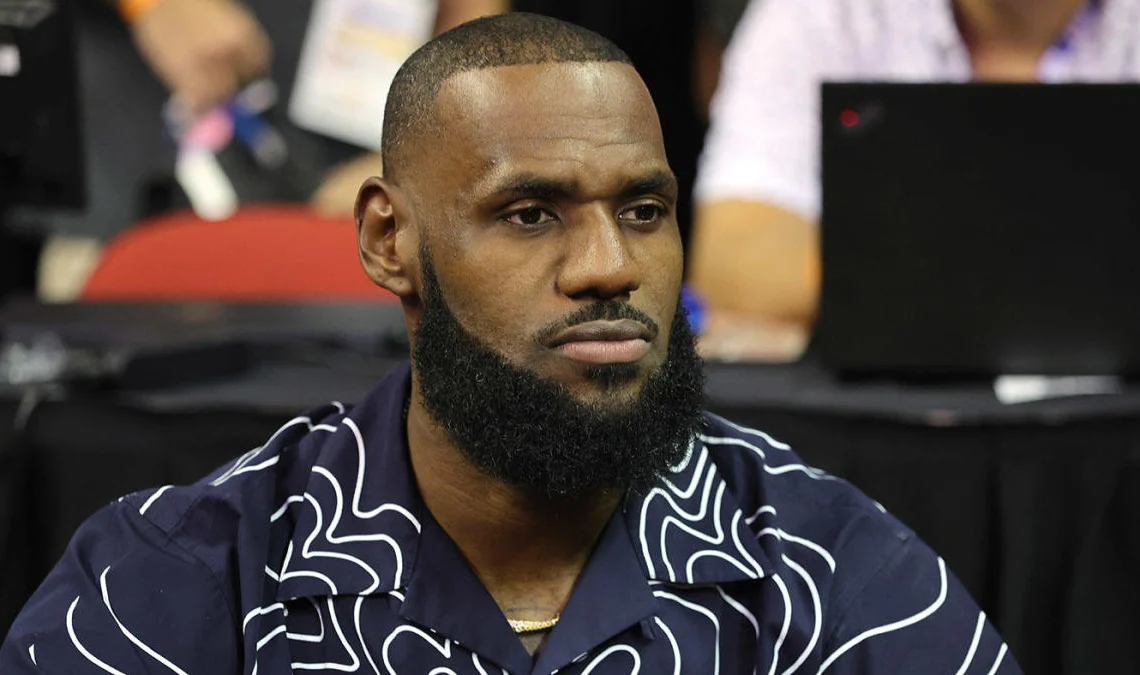 LeBron James clarifies comment on Brittney Griner's Russian detention: 'Wasn't knocking our beautiful country'