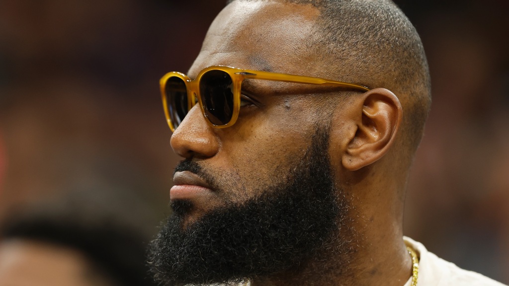 LeBron James to watch Lakers’ summer moves very closely