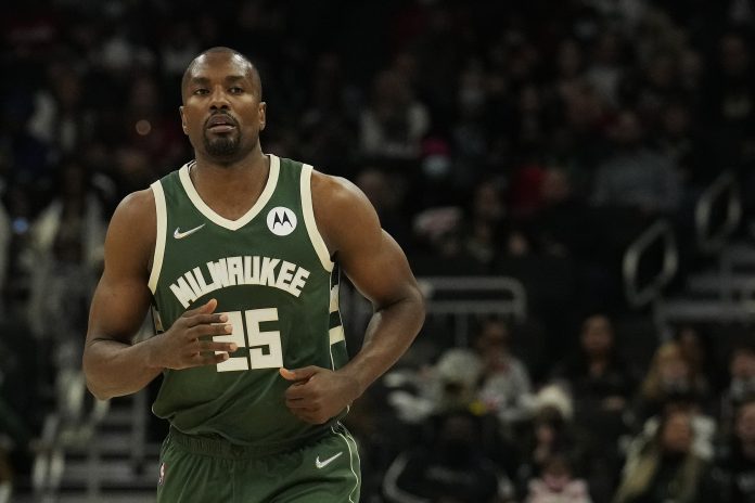 Serge Ibaka returning to Bucks via one-year deal