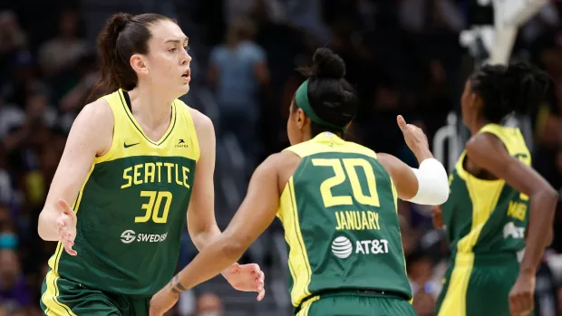 Storm set WNBA record with 37 assists in win over Sky