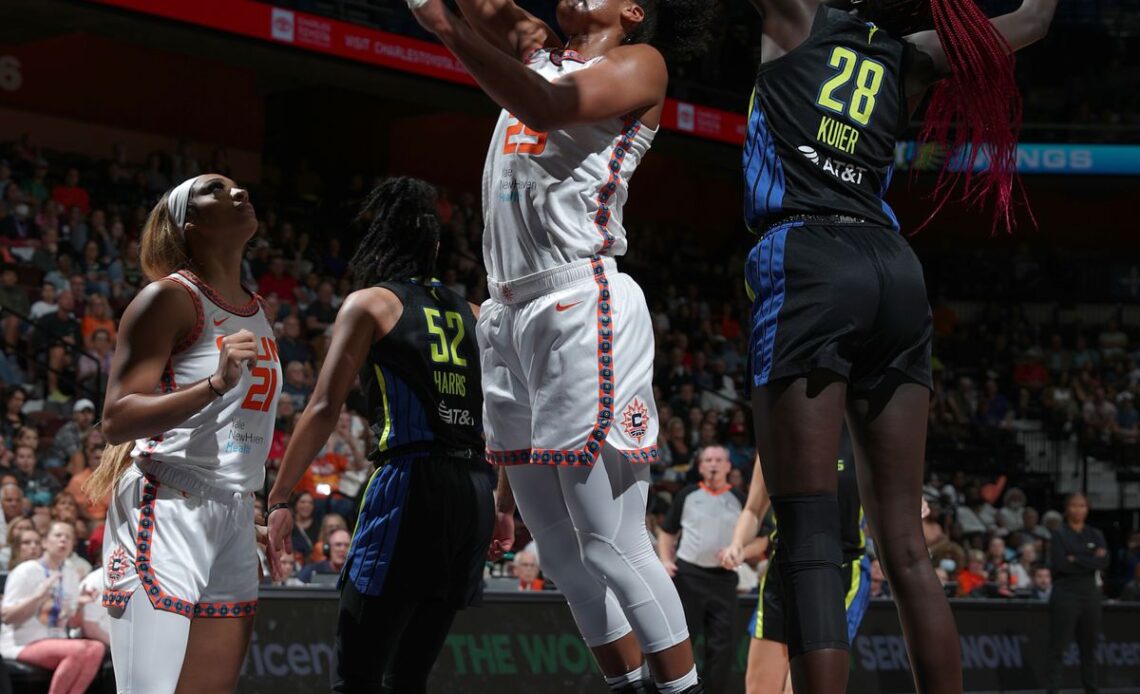 2022 WNBA Playoffs - Dallas Wings v Connecticut Sun