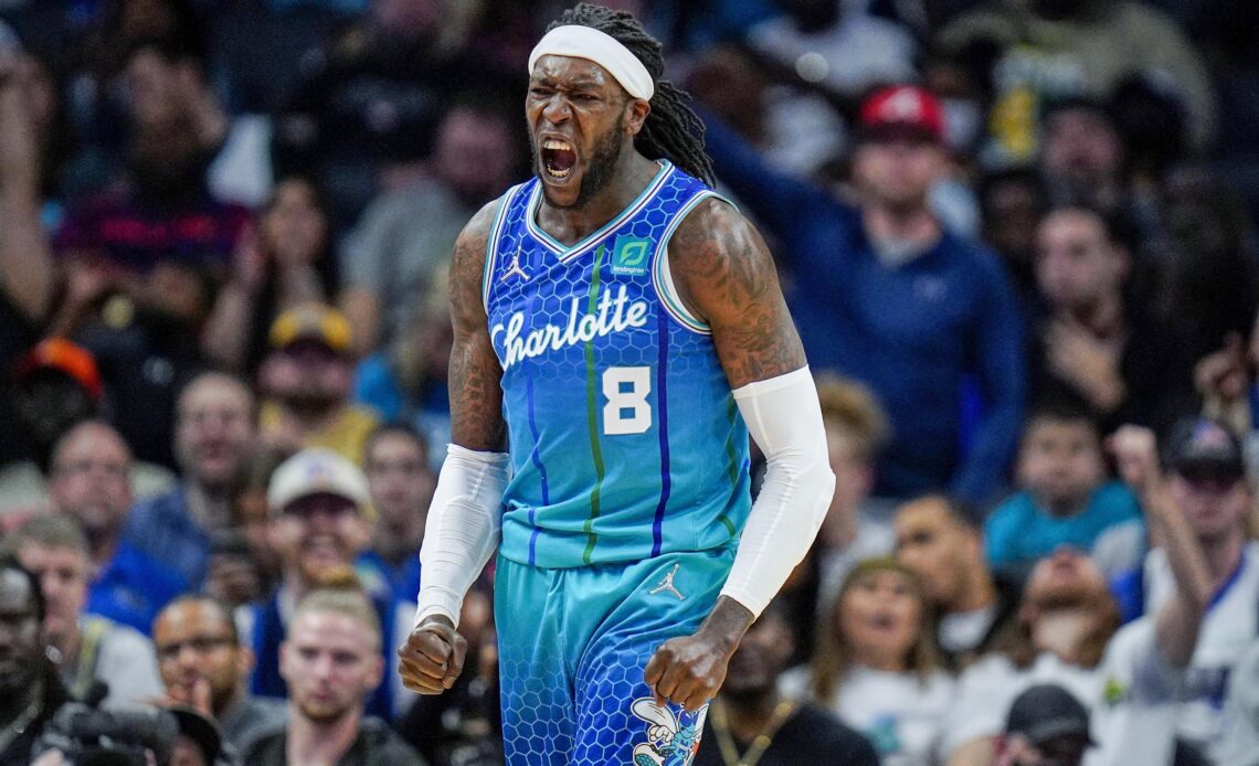 AP source: Backup C Montrezl Harrell, 76ers agree to deal