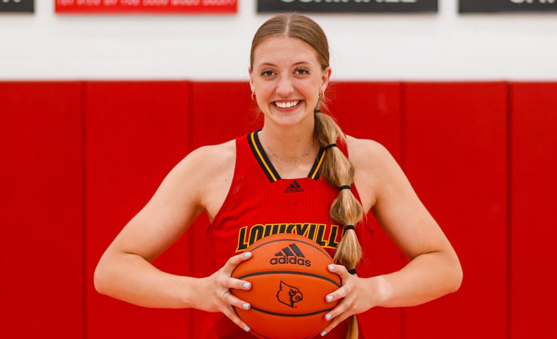 Cards Add Josie Williams to Women's Basketball Roster
