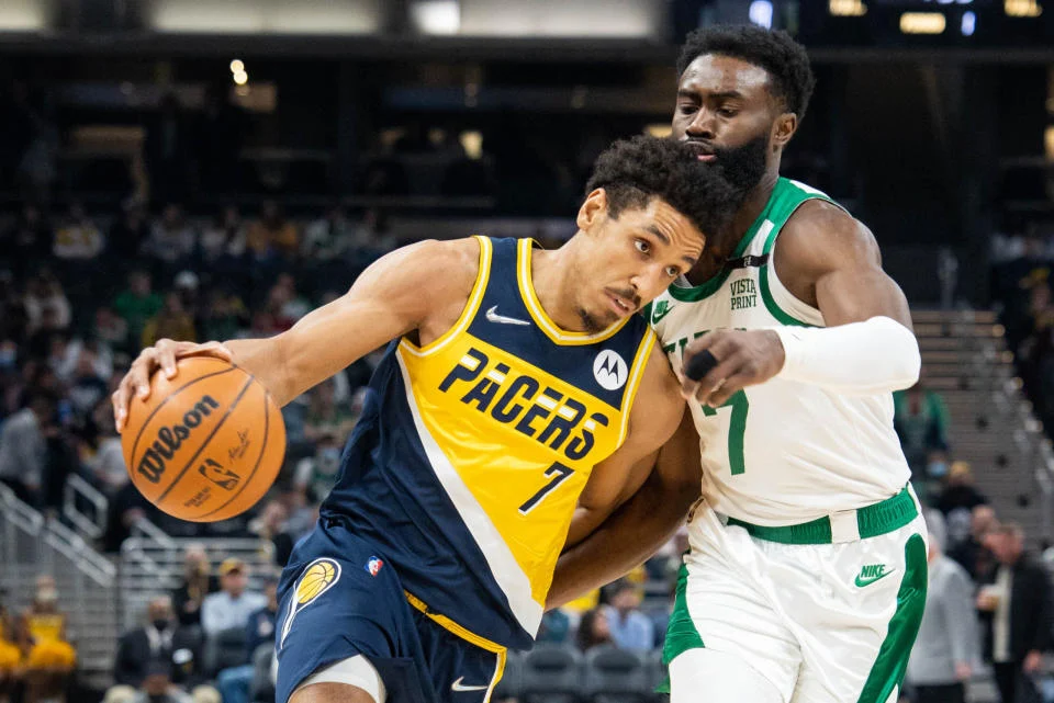 New Boston Celtics reserve point guard Malcolm Brogdon reached out to Jaylen Brown during Kevin Durant trade request saga