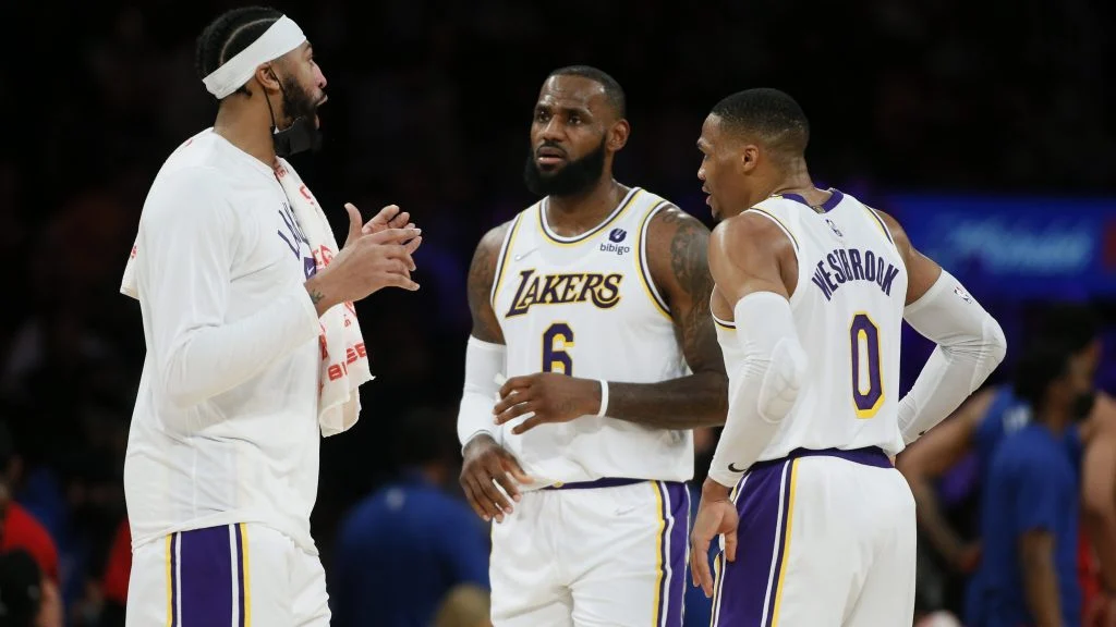 Zach Lowe’s prediction on Lakers’ starting lineup this season