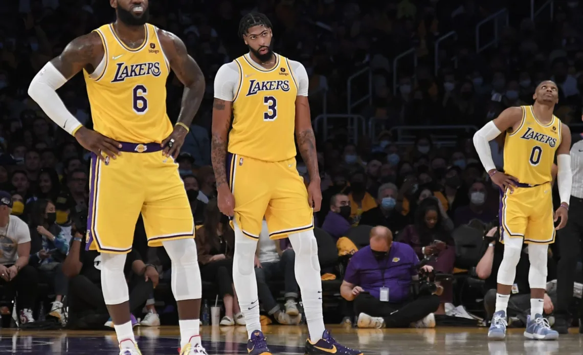 3 Events that led to the Los Angeles Lakers' dumpster fire