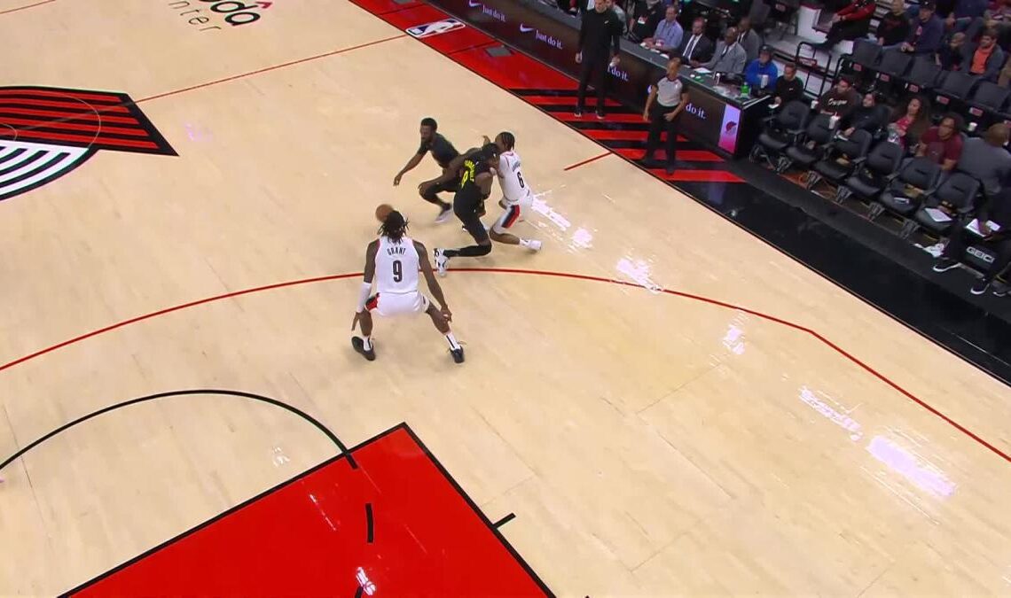 Mike Conley with an and one vs the Portland Trail Blazers