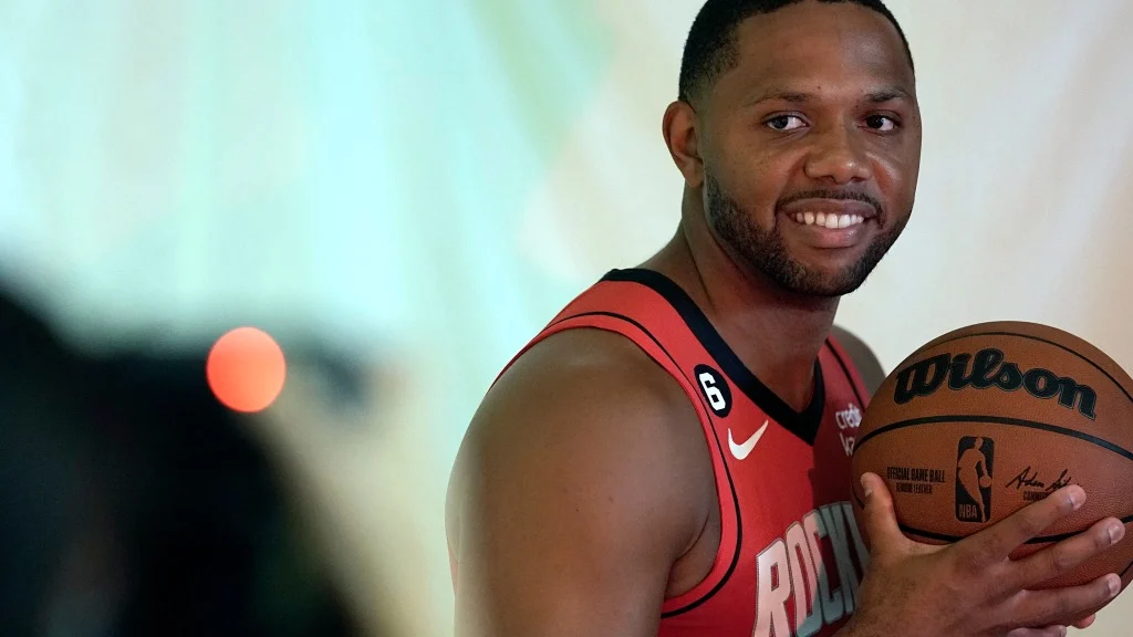Rockets leaning on Eric Gordon as both leader and important player