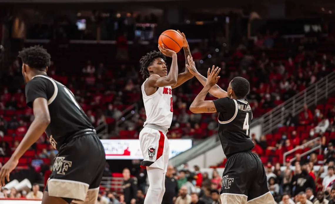 Terquavion Smith Named to Jerry West Award Watch List