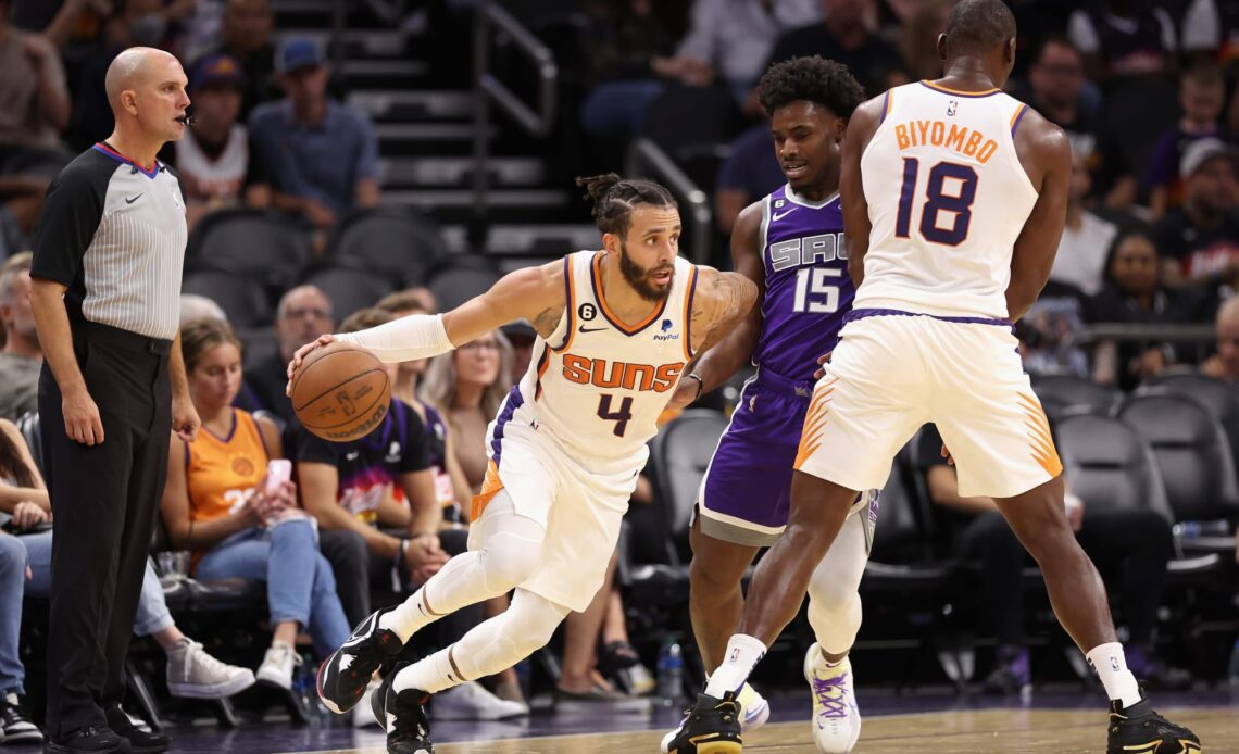 Turnovers costly in Suns one-point loss to the Kings