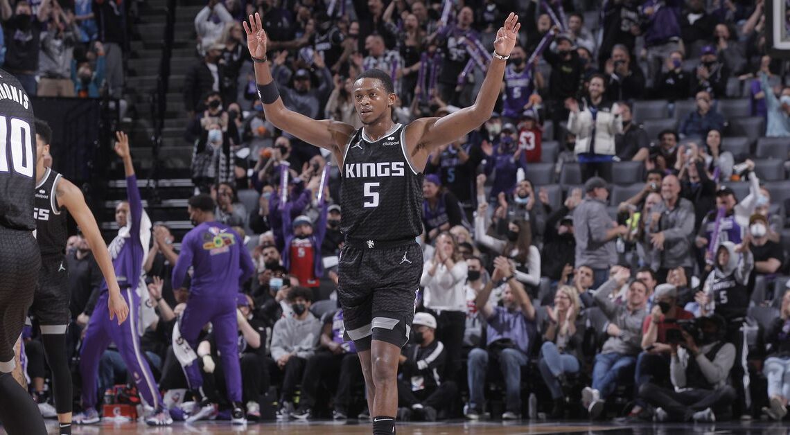 What are the best and worst-case scenarios for the Sacramento Kings this season?