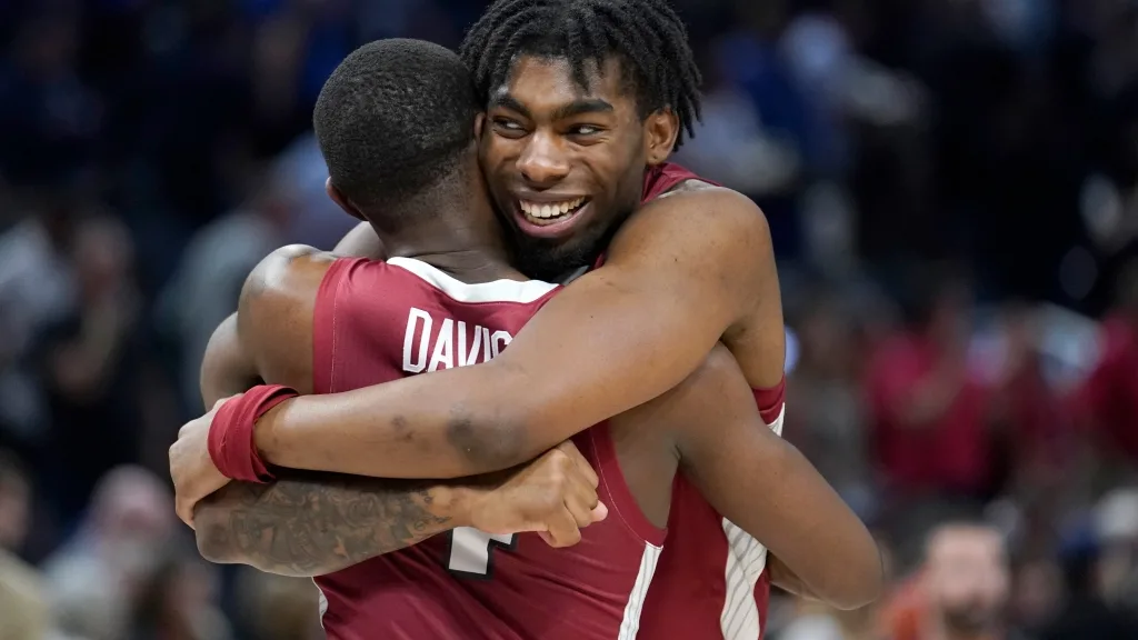 Arkansas forces overtime at buzzer, beats San Diego State