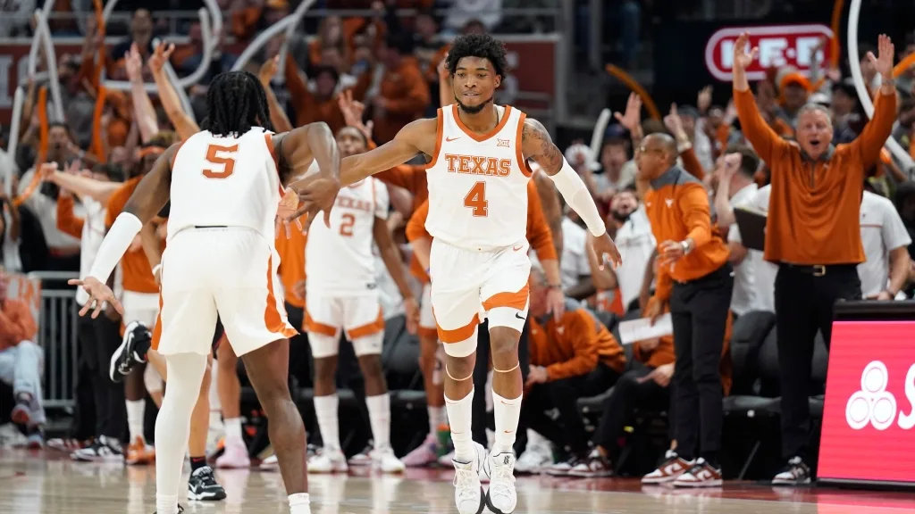 CBS analyst ranks Texas basketball No. 1 in consecutive weeks
