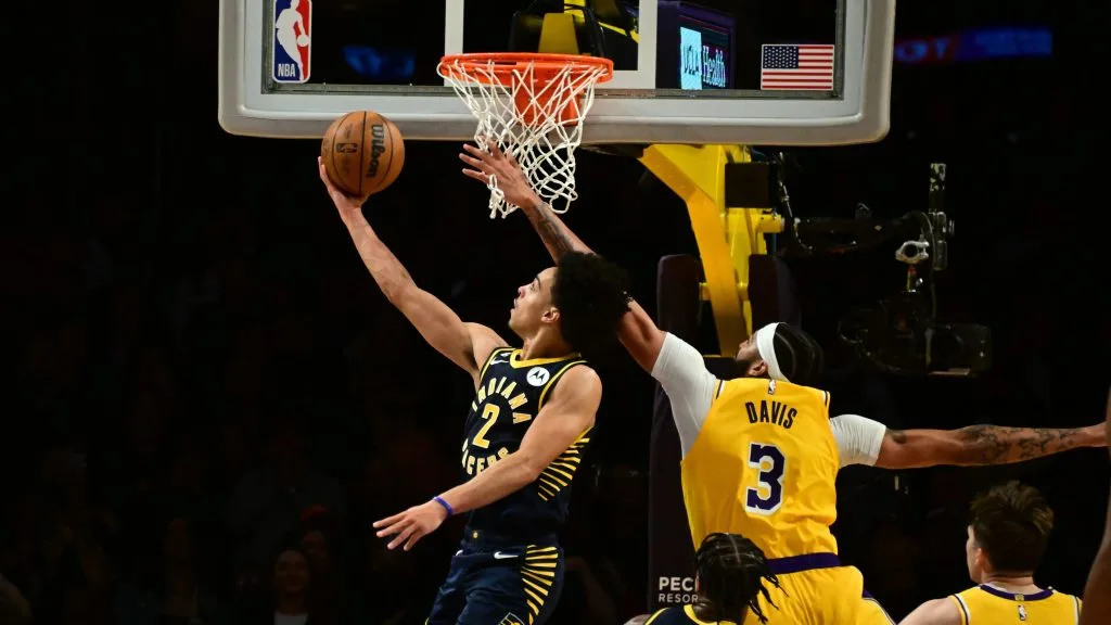 L.A. loses heartbreaker to Pacers