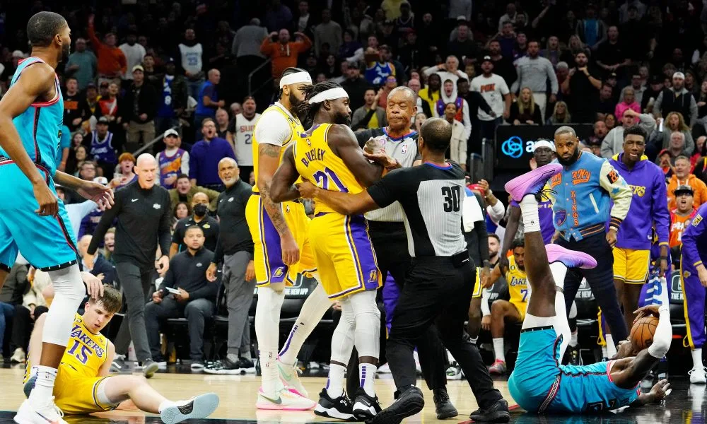 Lakers feel they can play .500 ball by mid-December