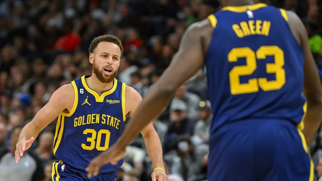 NBA Twitter reacts to Warriors’ blowout win over the Timberwolves