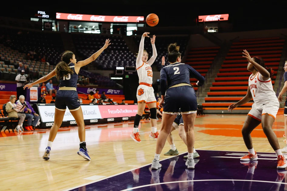 Standifer Steps Away from Basketball – Clemson Tigers Official Athletics Site