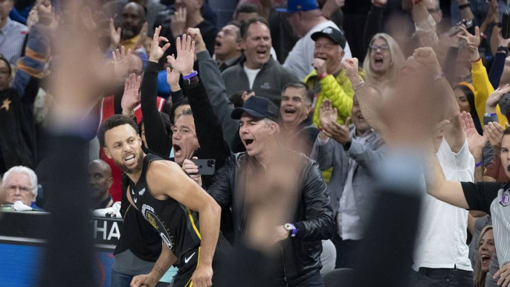 Stephen Curry Player Prop Bets: Warriors vs. Spurs | November 14