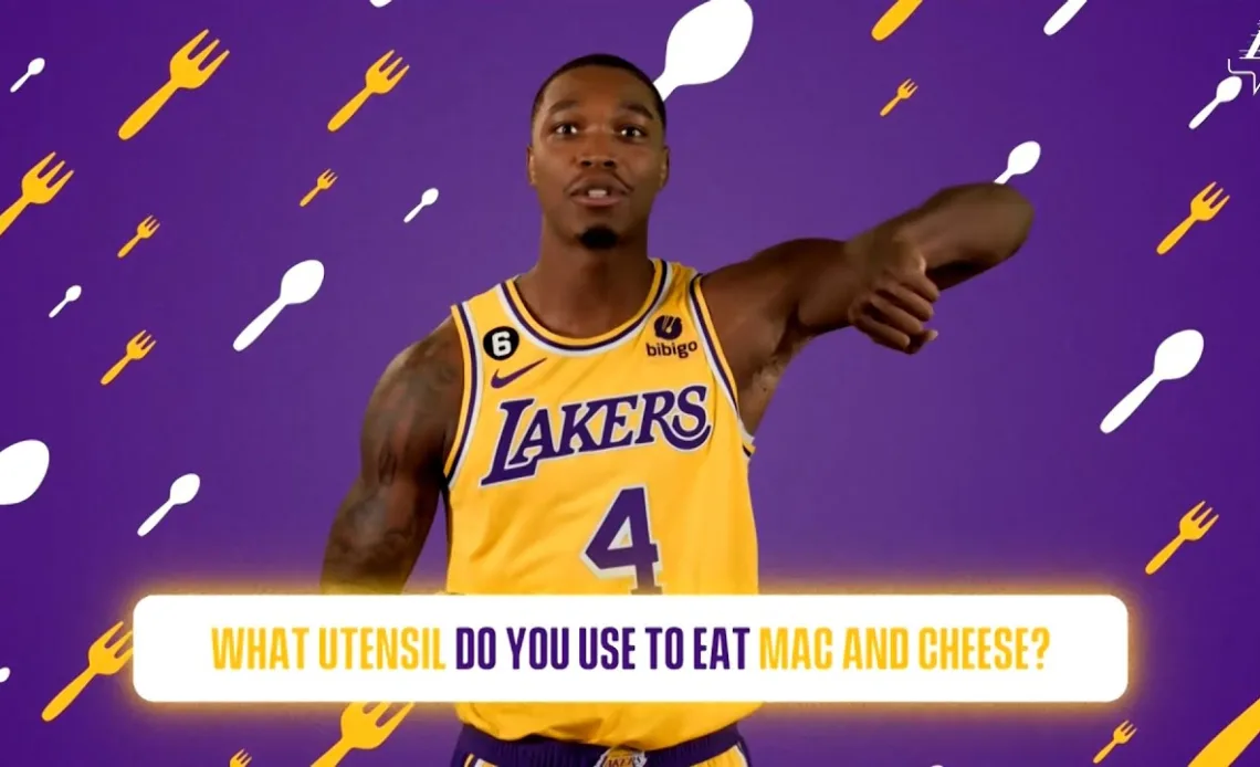 Lakers Players Debate - What utensil do you use to eat mac n' cheese?