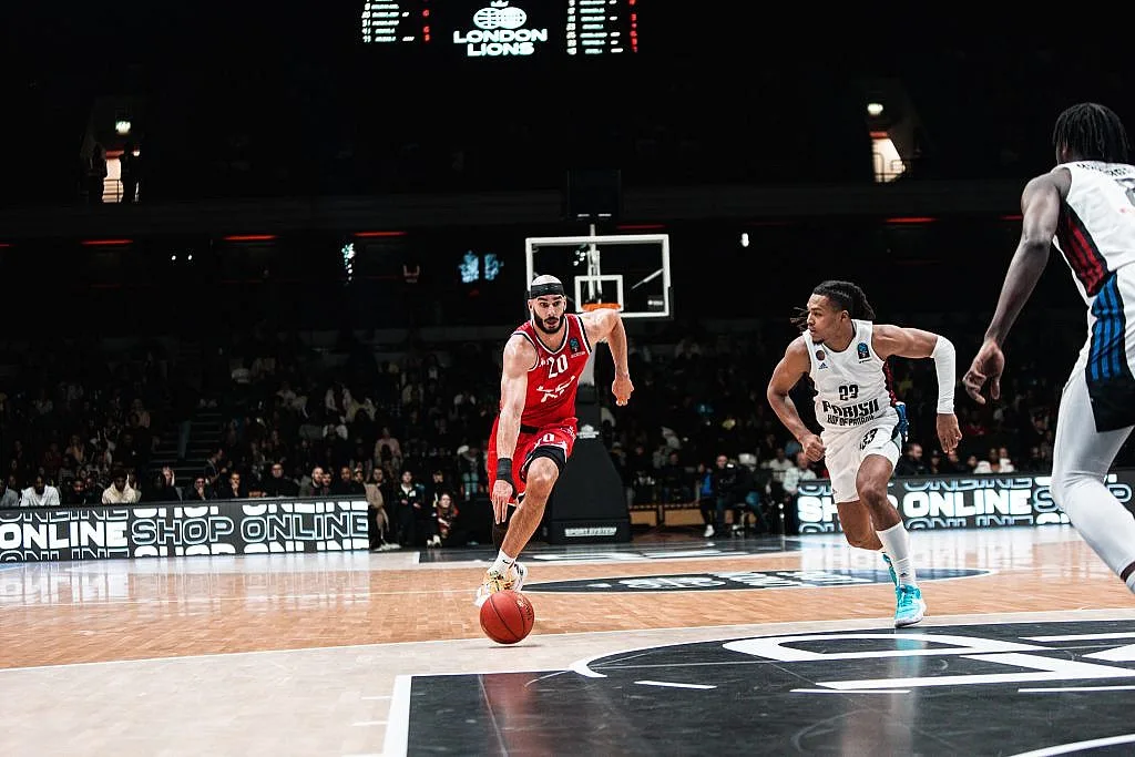 Lions humbled by Paris Basketball