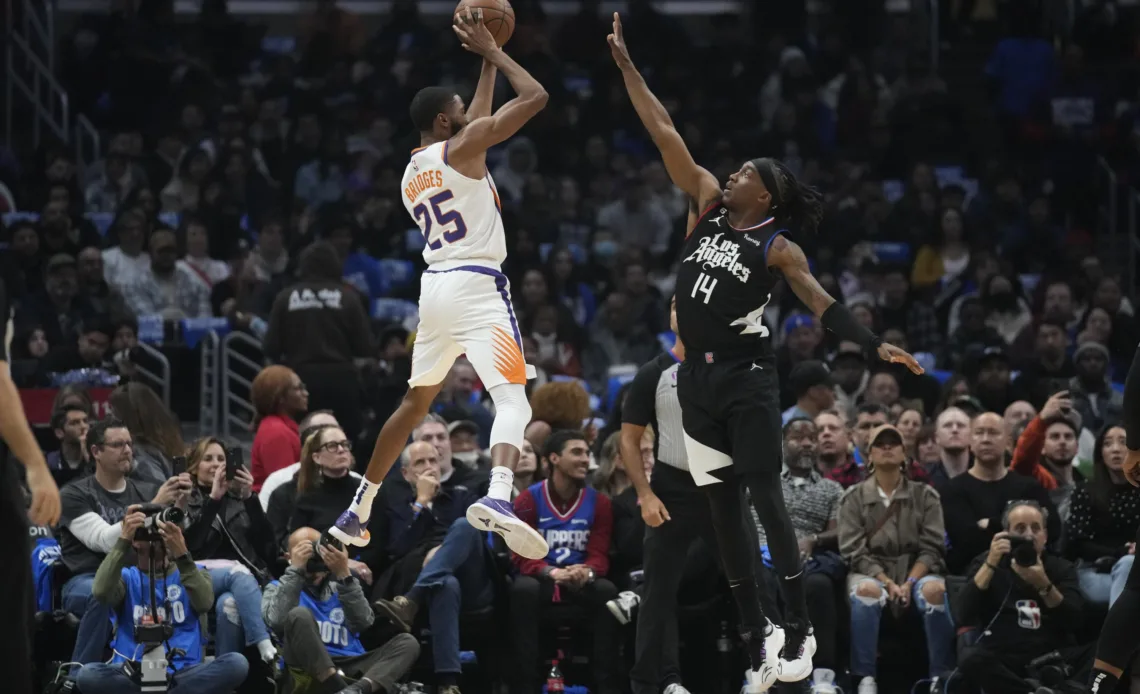 Suns snap 5-game skid with 111-95 win over depleted Clippers