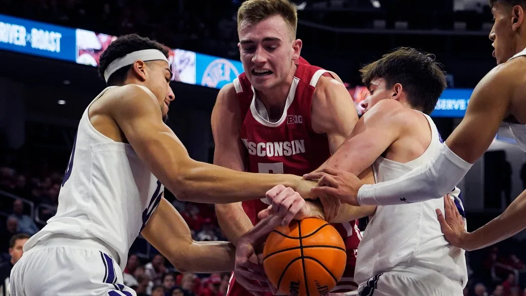 Badgers lose close game to Northwestern on Monday